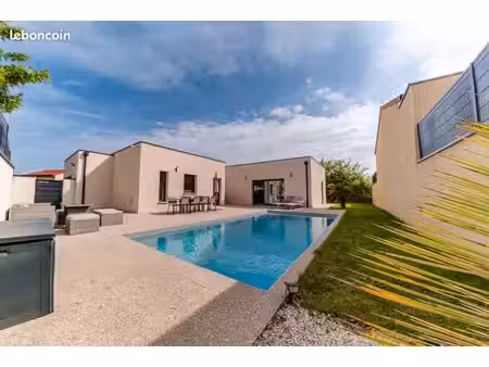 maison contemporaine de plain-pied avec piscine – 125 m² – aucun vis-à-vis