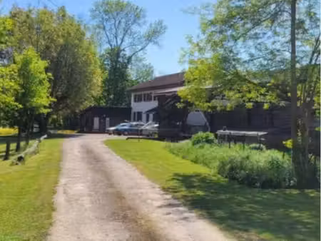 beau domaine pour passionnés de chevaux