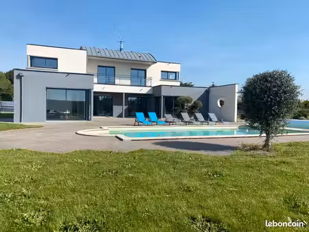 maison 8 pièces 260 m2