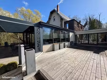 propriété 8 pièces 330 m²