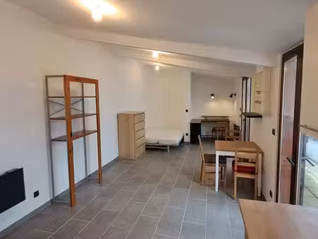 studio meublé de 28 m² avec parking – bezons (quartier des chênes)