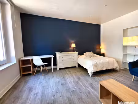 appartement meublé de 33m² (climatisation + fenêtres neuves)