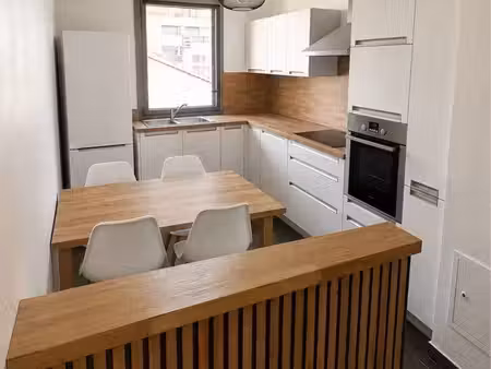 t3 meublé avec balcon + parking - place guichard/saxe gambetta/part dieu