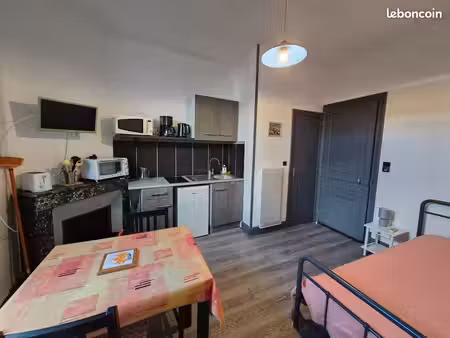 location studio meublé