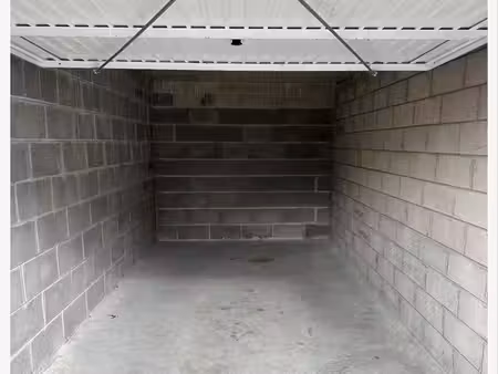 emplacement moto garage