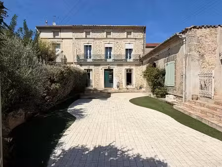maison 7 pièces 215 m²