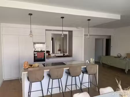 maison carbon blanc