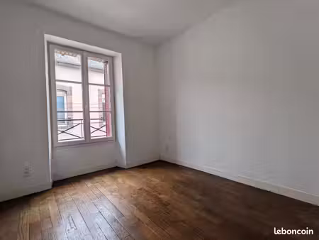 maison à louer  evron