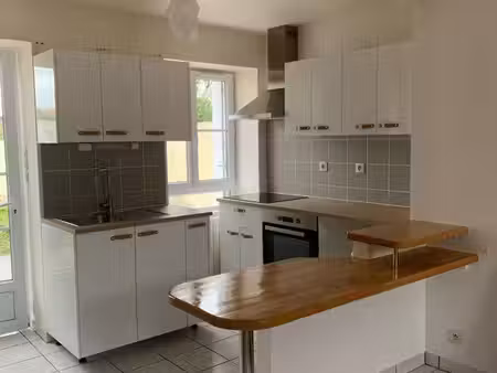 maison t3 avec grande cour privative – à 5 min de l’iut de châtellerault