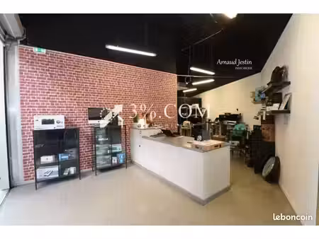 local commercial 67 m² bruz