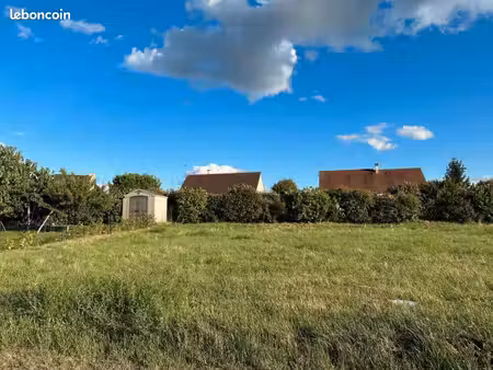 terrain 580 m² tauxigny