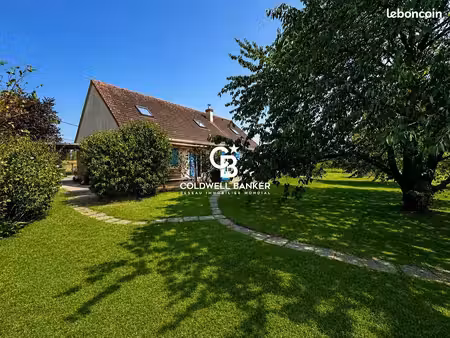 maison 8 pièces 161 m²