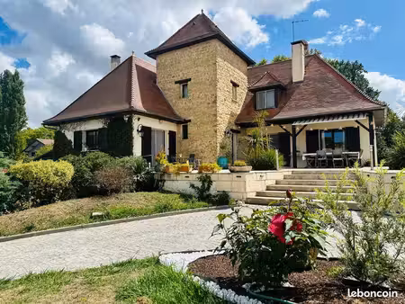 maison 5 pièces 210 m2