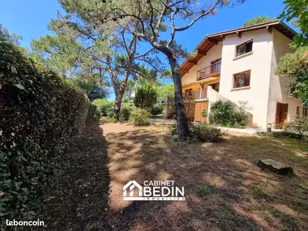 villa 8 pièces 245 m²