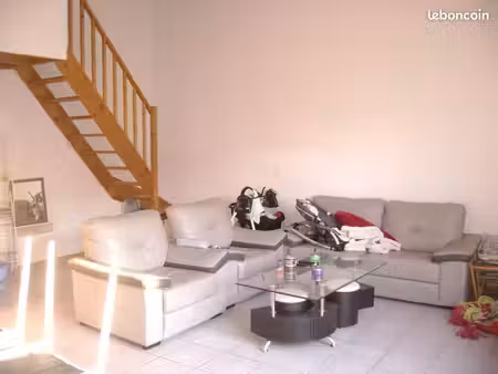 maison 4 pièces 85 m² avec espace et parking privés