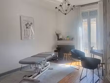 bureau/cabinet dans centre de soins pluridisciplinaire