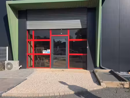 batiment commercial 200m2
