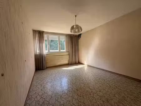 * prix attractif* appartement t3 à rafraichir- la métare