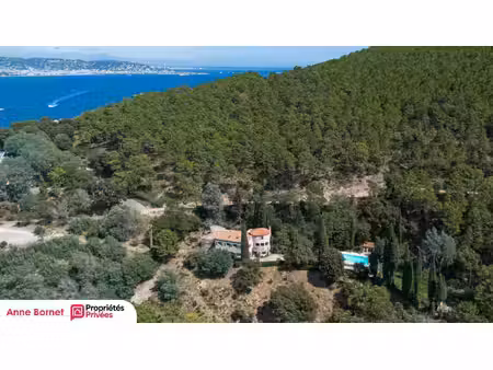 bastide 7 pièces avec piscine et terrain de 13000 m2 - massif de l'estérel