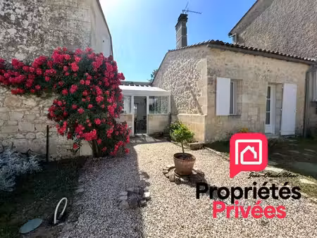a la lande de fronsac  au calme proche des vignobles  découvrez cette maison de village en