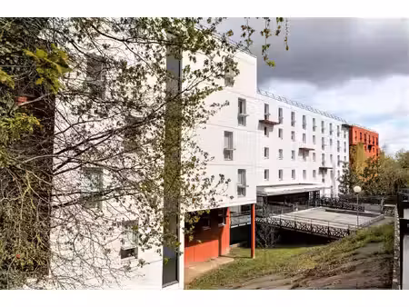 proche universités et tramway - appartement t2 avec parking