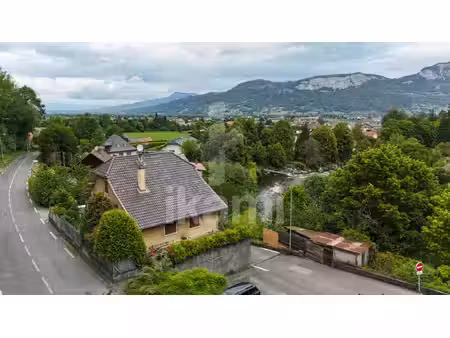 maison à rénover en deux appartements gros potentiel à saint-pierre-en-faucigny !