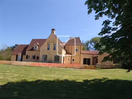 vendue - propriete d'exception de 843m2 avec splendide piscine intégrée au coeur d’un...