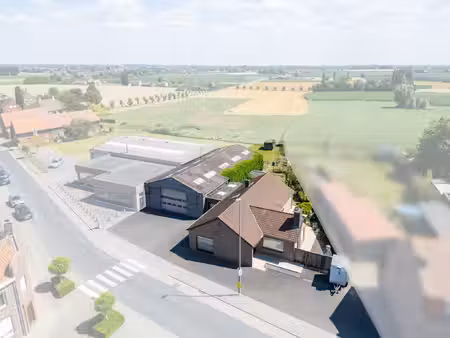 ruime woning met loods