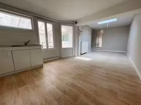 location appartement 3 pièces à cholet (49300) : à louer 3 pièces / 55m² cholet