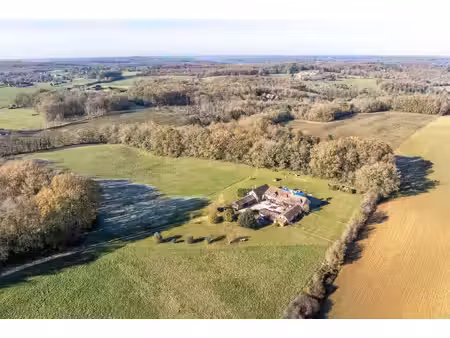 lalinde – au bout d'une impasse : périgourdine rénovée 245 m² avec gîte  piscine et...
