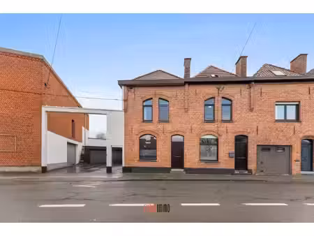 half open woning met garage