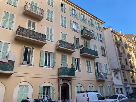 location appartement 1 pièce 24 m² à nice (06300)
