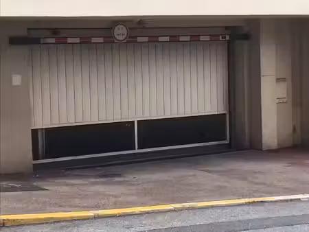 location garage à cannes (06400)