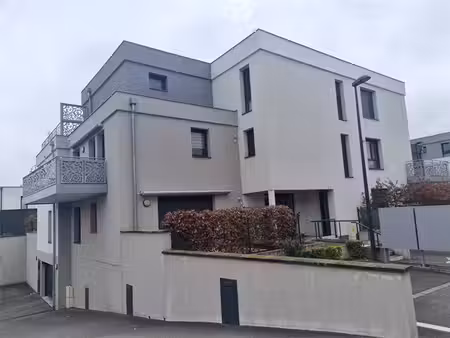meuble  residence recente  en rez de jardin   au calme