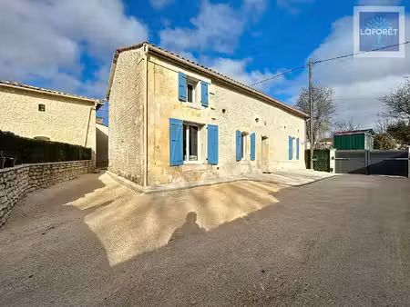 maison en pierre entièrement rénovée