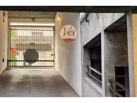 location parking vichy 03200