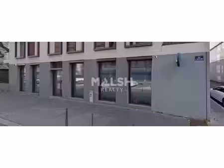 location local commercial 150m²