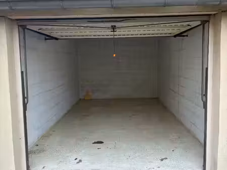 location parking caluire et cuire 69300