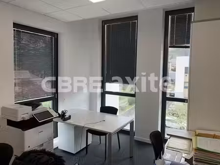 location local professionnel 68m² bourgoin jallieu 38300