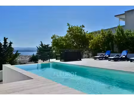 villa meublée neuve de 150 m² avec piscine