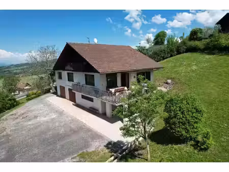 a vendre a 10mn du centre ville d'aix les bains  au montcel - maison familiale - 192 m2 -.