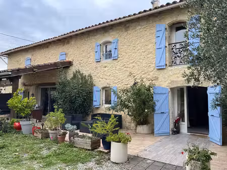 magnifique longère en pierre  223m²  5 chambres