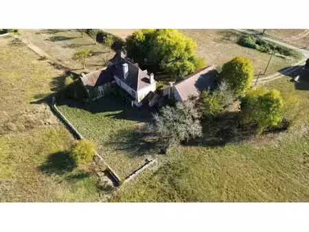 calvignac  propriété et dépendances au bord du lot
