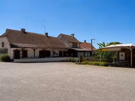 complexe hôtelier - restaurant - événementiel avec hébergement - murs et fonds de...