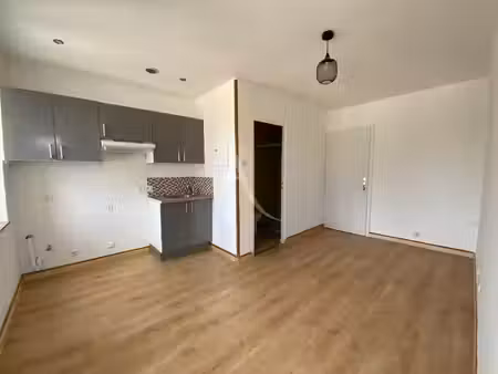 location appartement 2 pièces 30 m² à jonzac (17500)