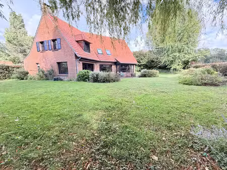 jolie maison individuelle récente de 2007 érigée sur 1200 m²
