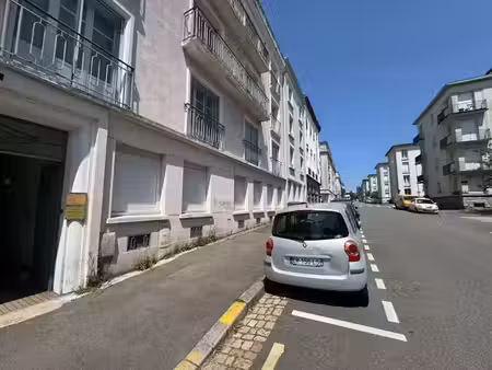 location locaux professionnels 1 pièce 22 m² à brest (29200)  750 €