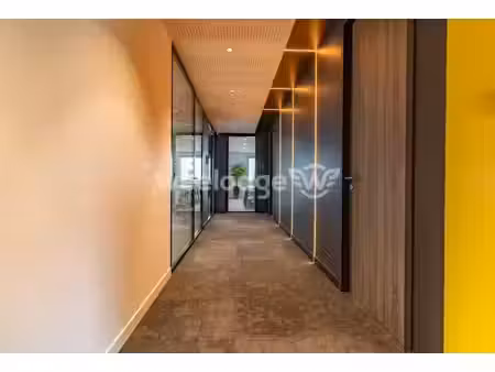 location locaux professionnels 9 pièces 200 m² à cergy (95000)  1 890 €