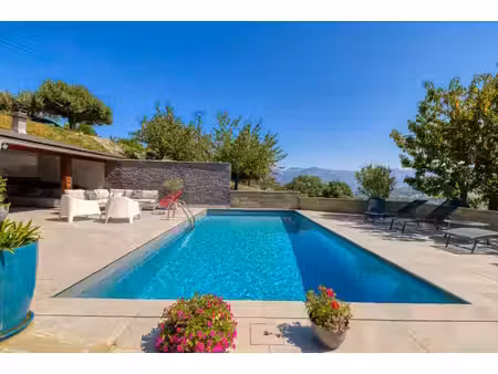 10 minutes de chambéry - belle villa en demi-niveau de 243m2 - terrain de 4.380 m2 -...