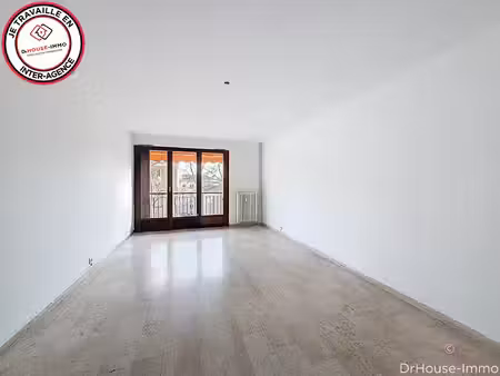 charmant appartement de 3 pièces à toulon avec balcon  cave et garage